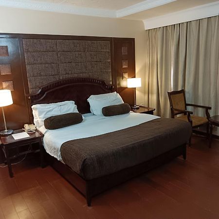 Owu Crown Hotel Ibadan Eksteriør bilde
