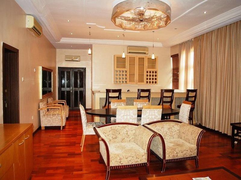 Owu Crown Hotel Ibadan Eksteriør bilde