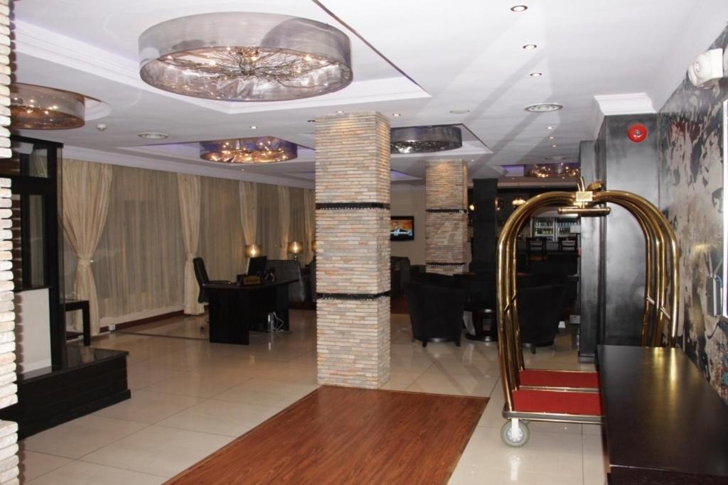 Owu Crown Hotel Ibadan Eksteriør bilde