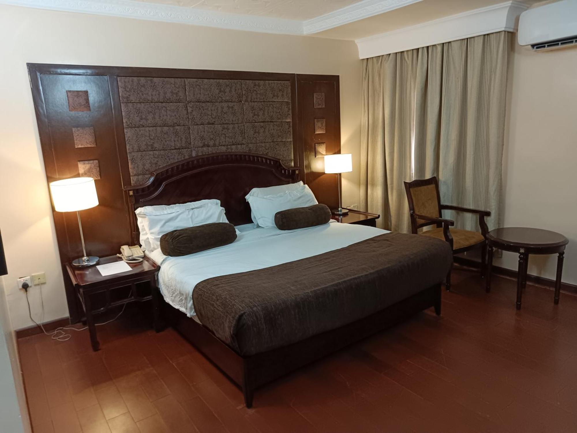 Owu Crown Hotel Ibadan Eksteriør bilde